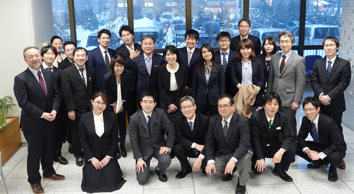 札幌医科大学医学部皮膚科学講座では、基礎的研究から臨床的研究まで幅広い研究を行っています。