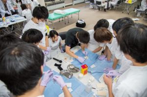 Suture practice in“ Introduction to Clinical Medicine”