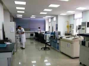 「中国医科大学内の研究室の風景」