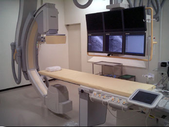 血管撮影室の装置