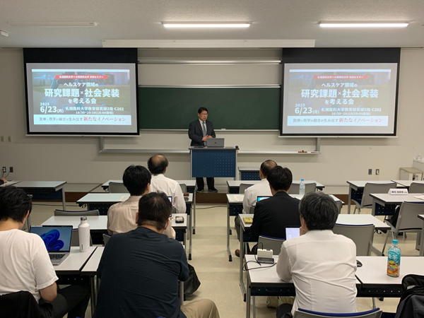 片寄保健医療学部長による挨拶