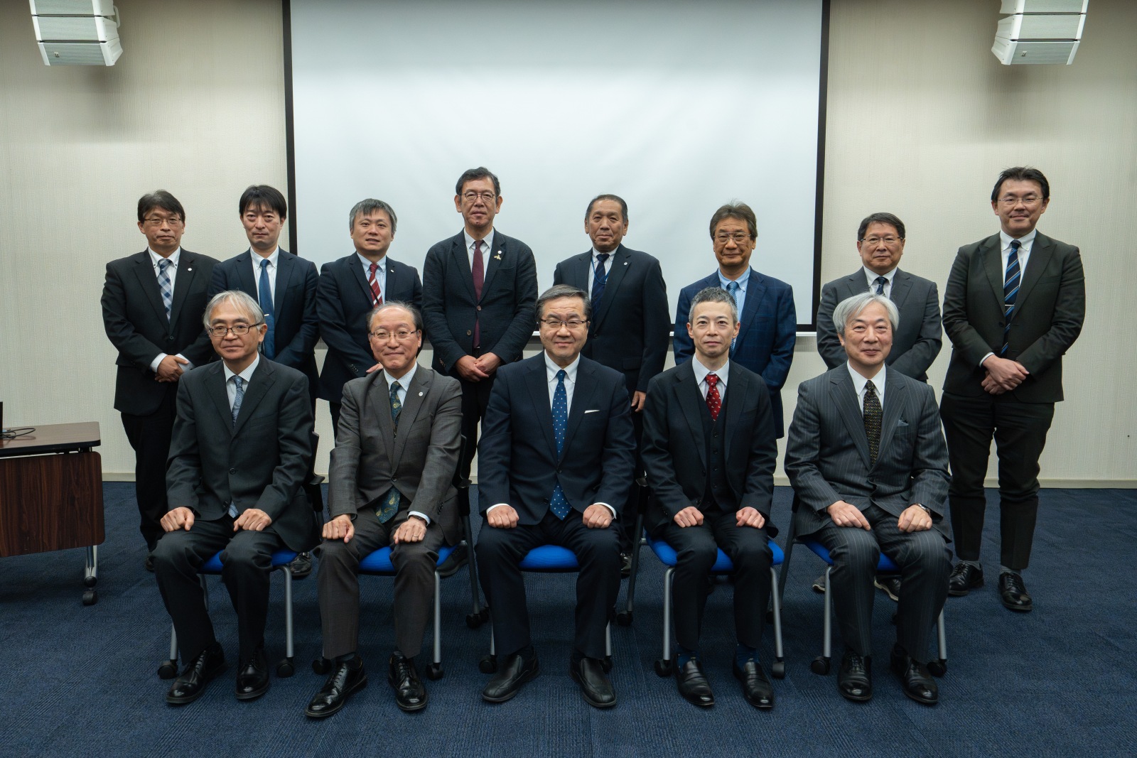 学長、座長、講演者等による記念写真