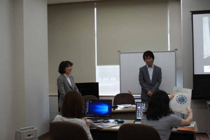 写真左から、講師の 株式会社ラプト 小賀代表取締役、甲斐マネージャー