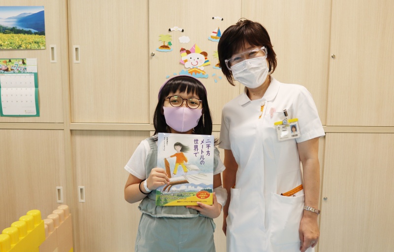 小児科病棟入院中の子供たちに、絵本をプレゼント