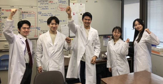 写真1．PQJ online 2025運営メンバー：左より島津大和、小島一朗、井上結翔、舛潟菜々子、駒林佑海