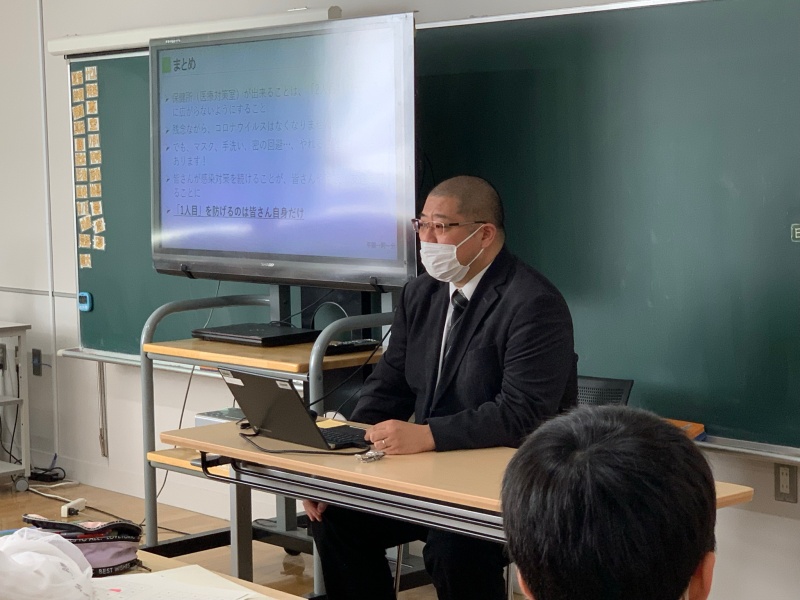 札幌市立二条小学校での保健所業務についての授業・ワークショップ「病気の予防プロジェクト」のようす