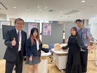 写真13.医学展②