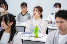 写真3．懇談の様子2