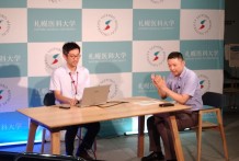 写真16.左から原田主査、上村准教授