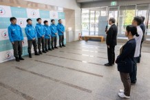 写真1. JMAT出発式.山下学長による激励の言葉