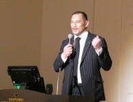 写真1．室伏先生による特別講演