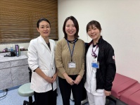写真2．左から、能瀬医師（JISS）、篠原医師、柏木看護師（JISS女性支援部門）