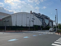 写真3．国立スポーツ科学センター（JISS）、手前は屋内テニスコート