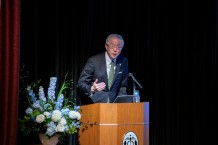 写真2.渡邉教授による講演