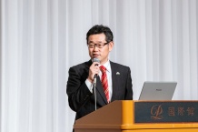 写真2．稲葉基高先生による講演