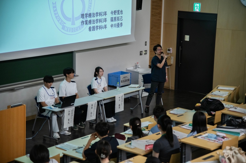 入試・高大連携部門佐藤助教および本学在学生3名による「学生生活紹介」