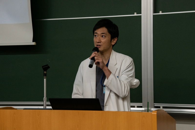 救急医学講座・文屋講師による模擬講義「さあ、患者を助けよう」