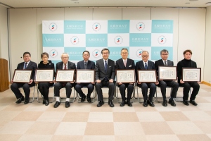 札幌医科大学創基80周年記念事業へのご寄附に対する感謝状贈呈式を執り行いました。