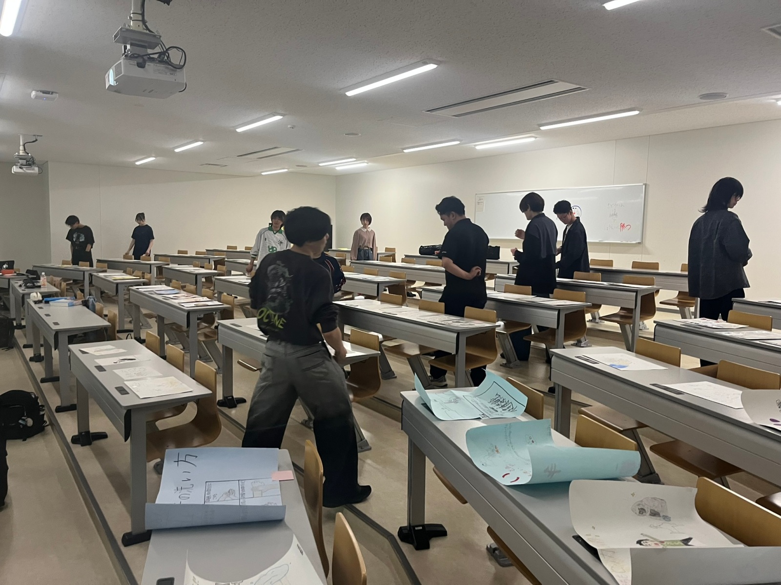選考の様子