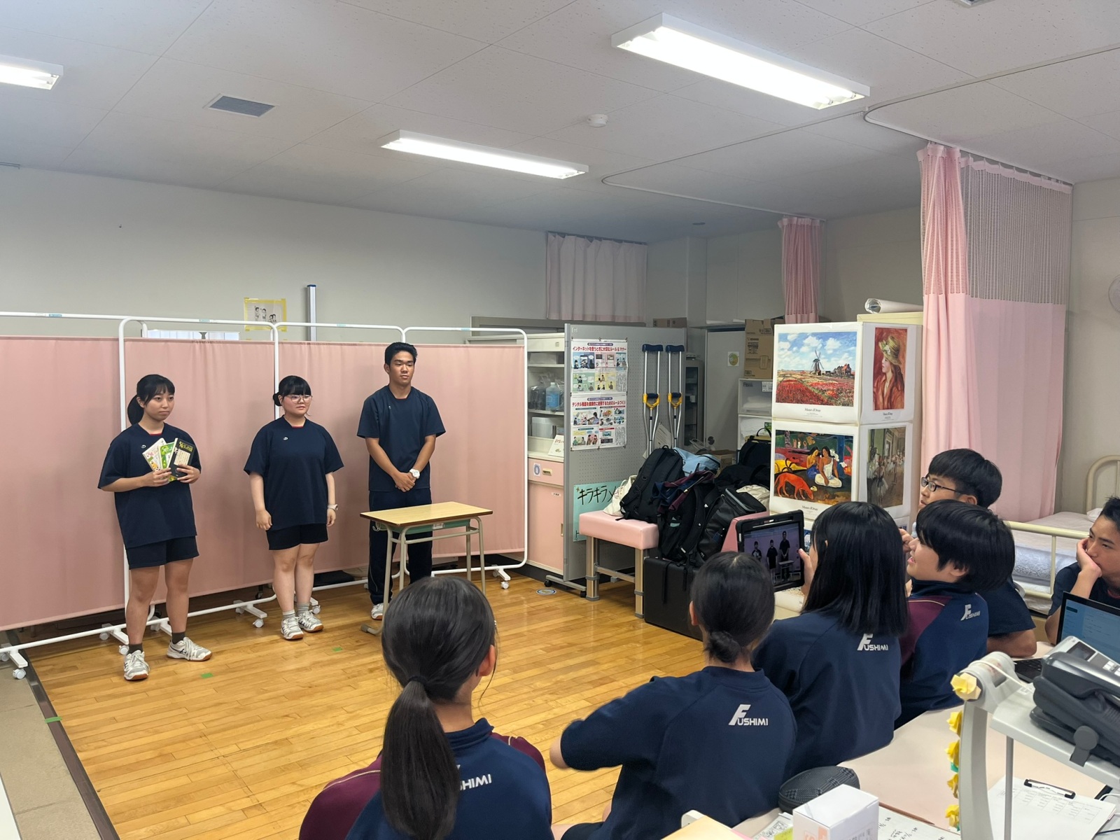 伏見中学校　保健委員会