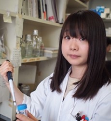 村井愛子