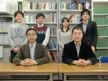 前列左から松山教授、池田教授、後列左から横山院生、児玉院生、小菅院生、森元助手